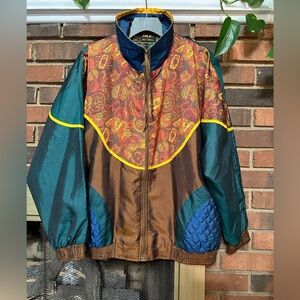 🛍️ Vintage multi color lightweight jacket with new condition.